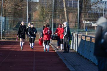 Bild 4 - Frauen SG Holstein Sued - SV Gruenweiss-Siebenbaeumen : Ergebnis: 0:2